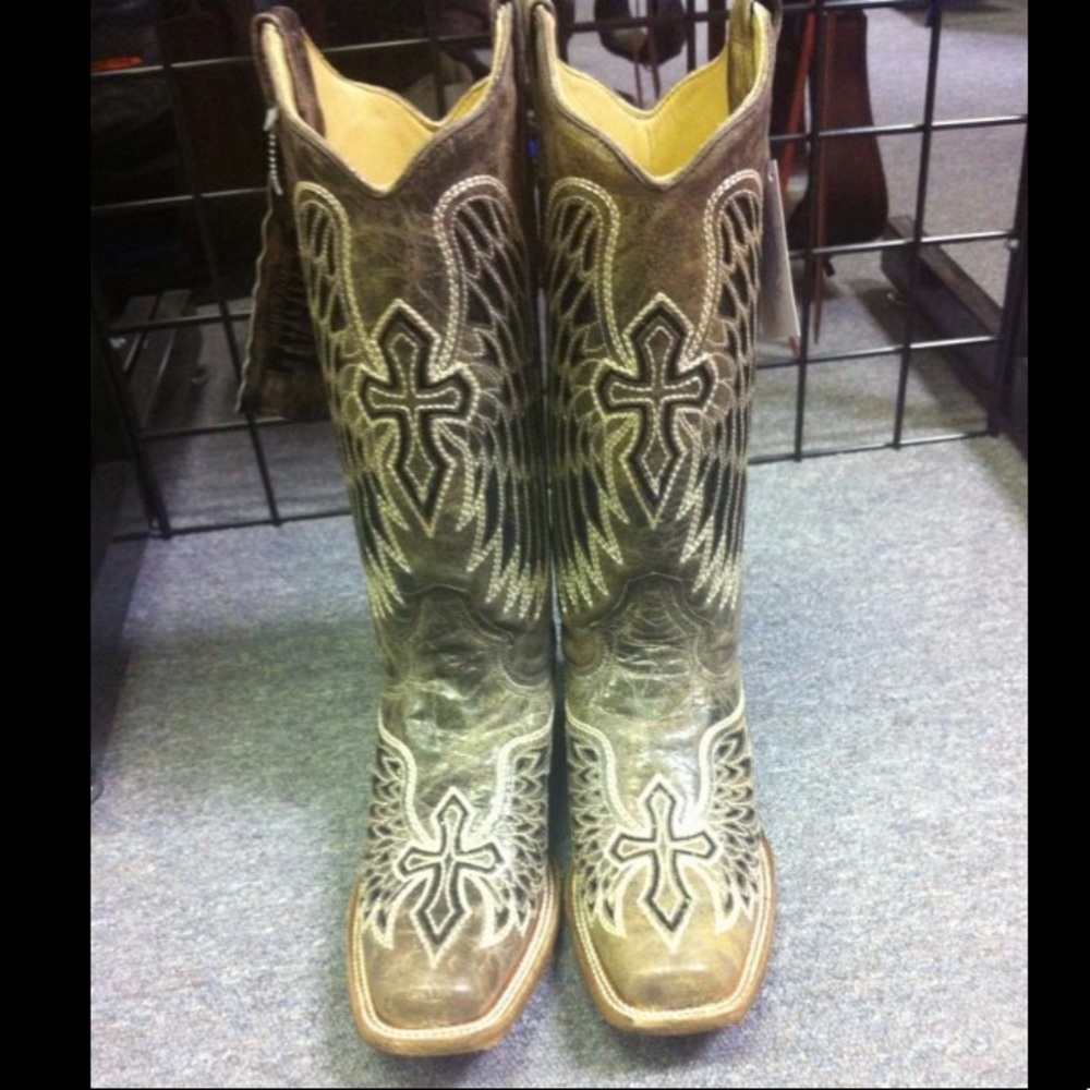 Woman’s western corral boots!